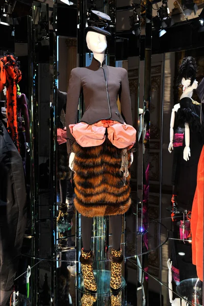 Look 2